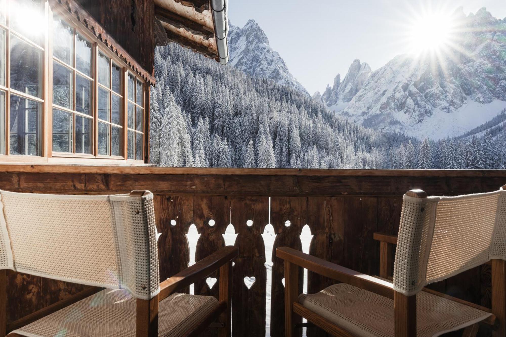 Hotel Dolomitenhof&Chalet Alte Post Sexten Exterior foto