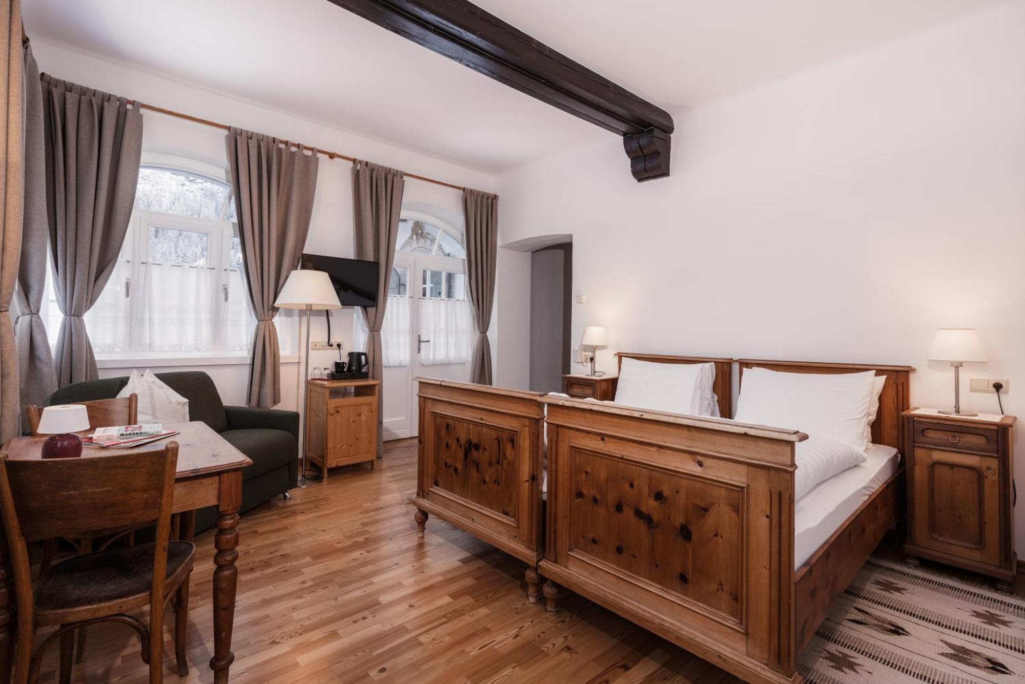 Hotel Dolomitenhof&Chalet Alte Post Sexten Exterior foto
