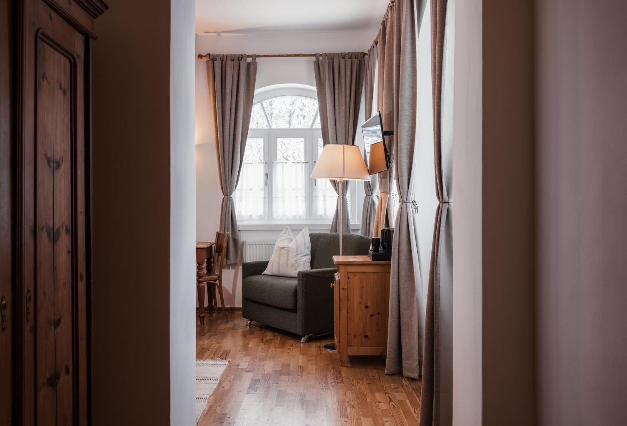 Hotel Dolomitenhof&Chalet Alte Post Sexten Exterior foto