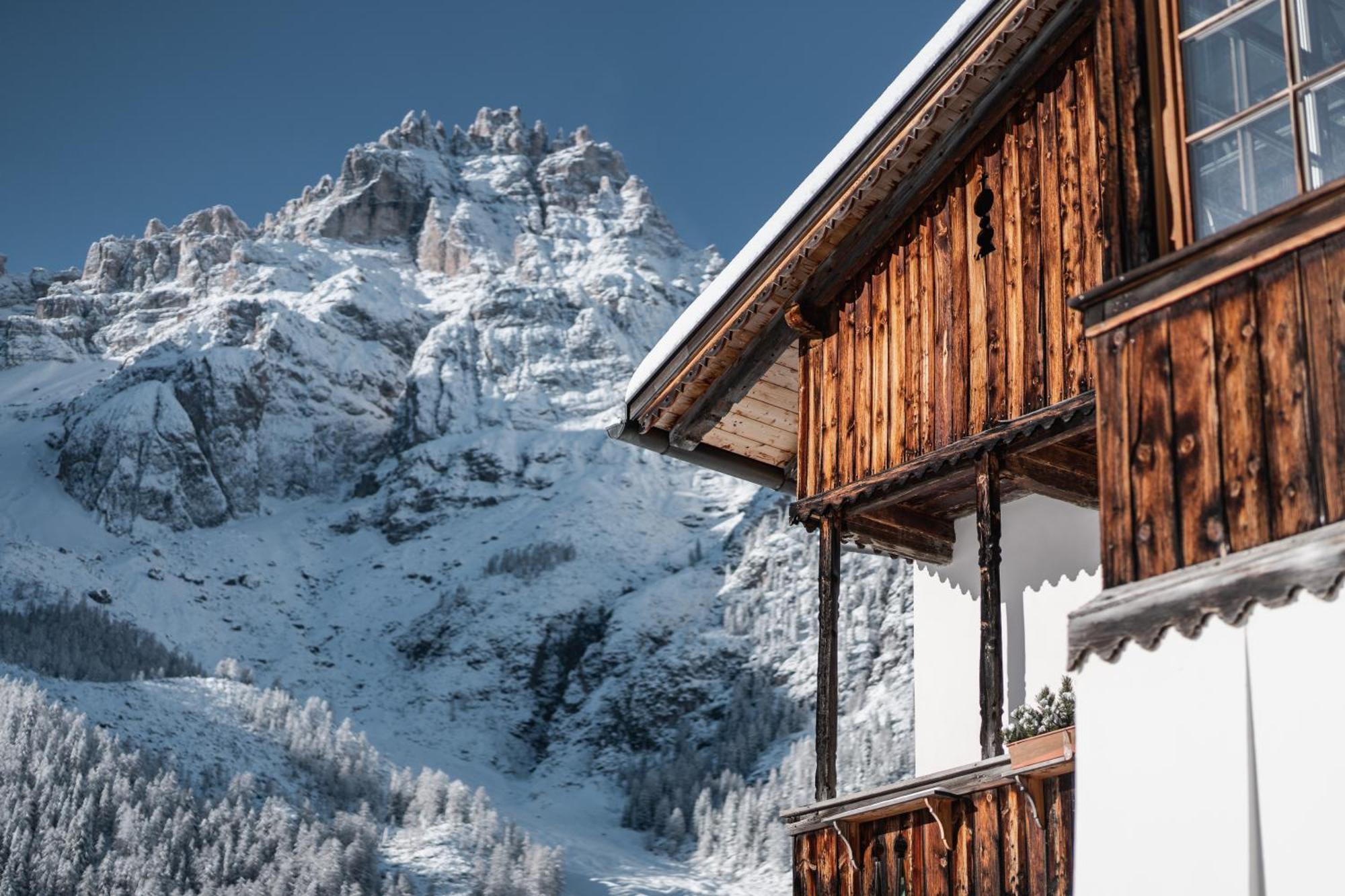 Hotel Dolomitenhof&Chalet Alte Post Sexten Exterior foto