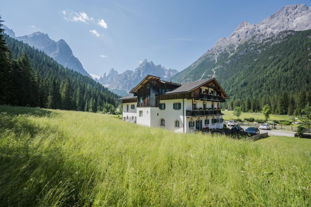 Hotel Dolomitenhof&Chalet Alte Post Sexten Exterior foto